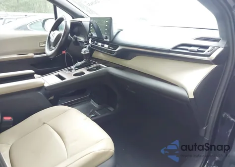 2022 Toyota Sienna Xle z USA, uszkodzony, nr VIN 5TDJRKEC0NS089565